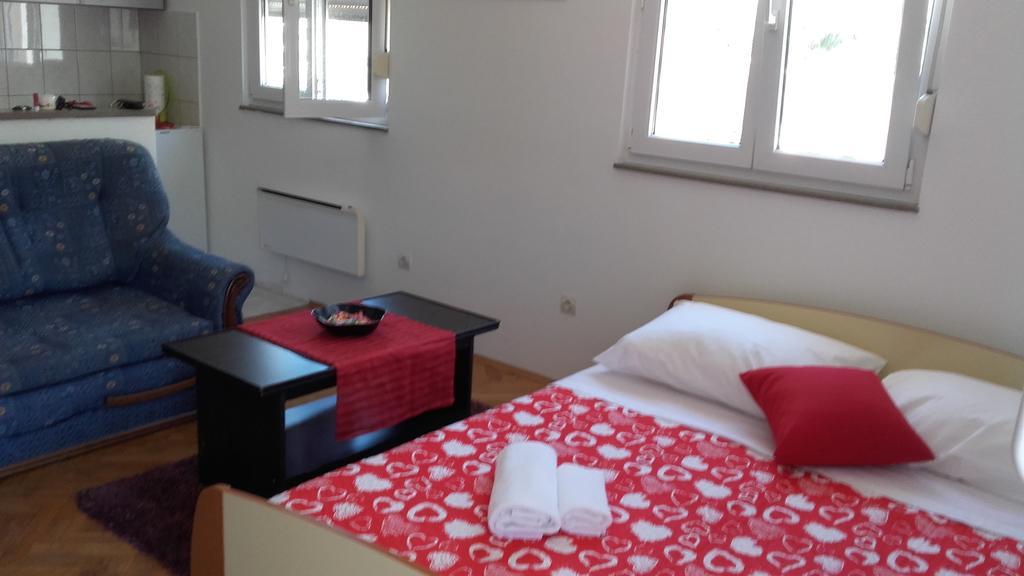 Apartment Max 奥米什 外观 照片